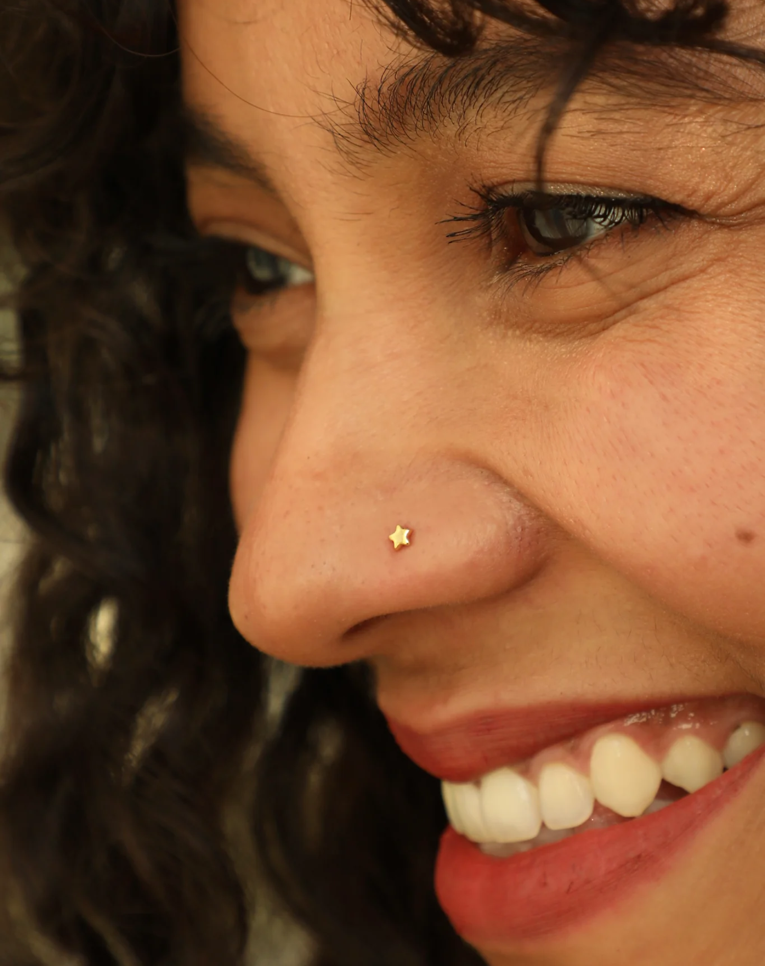 10 Eye-Catching Nose Piercing Trends In 2022 — Femestella