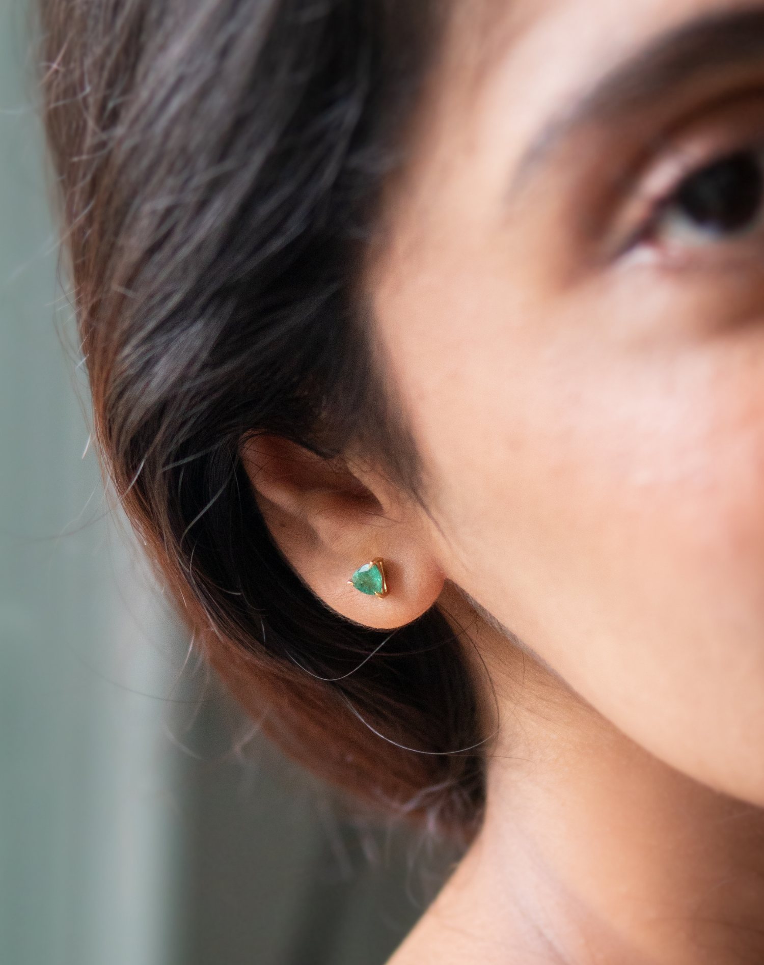 Emerald stud hot sale